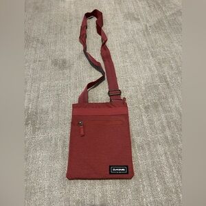 Dakine Cross body